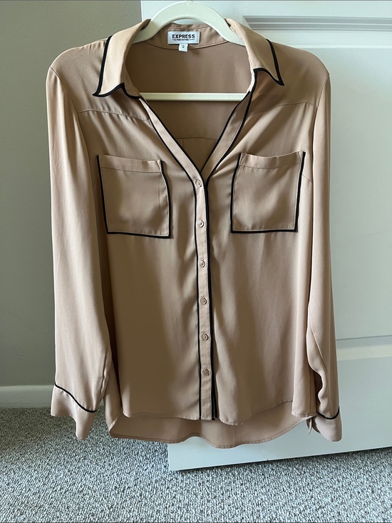 Express Tops - Express Portofino Blouse in Blush with Black Trim Size M